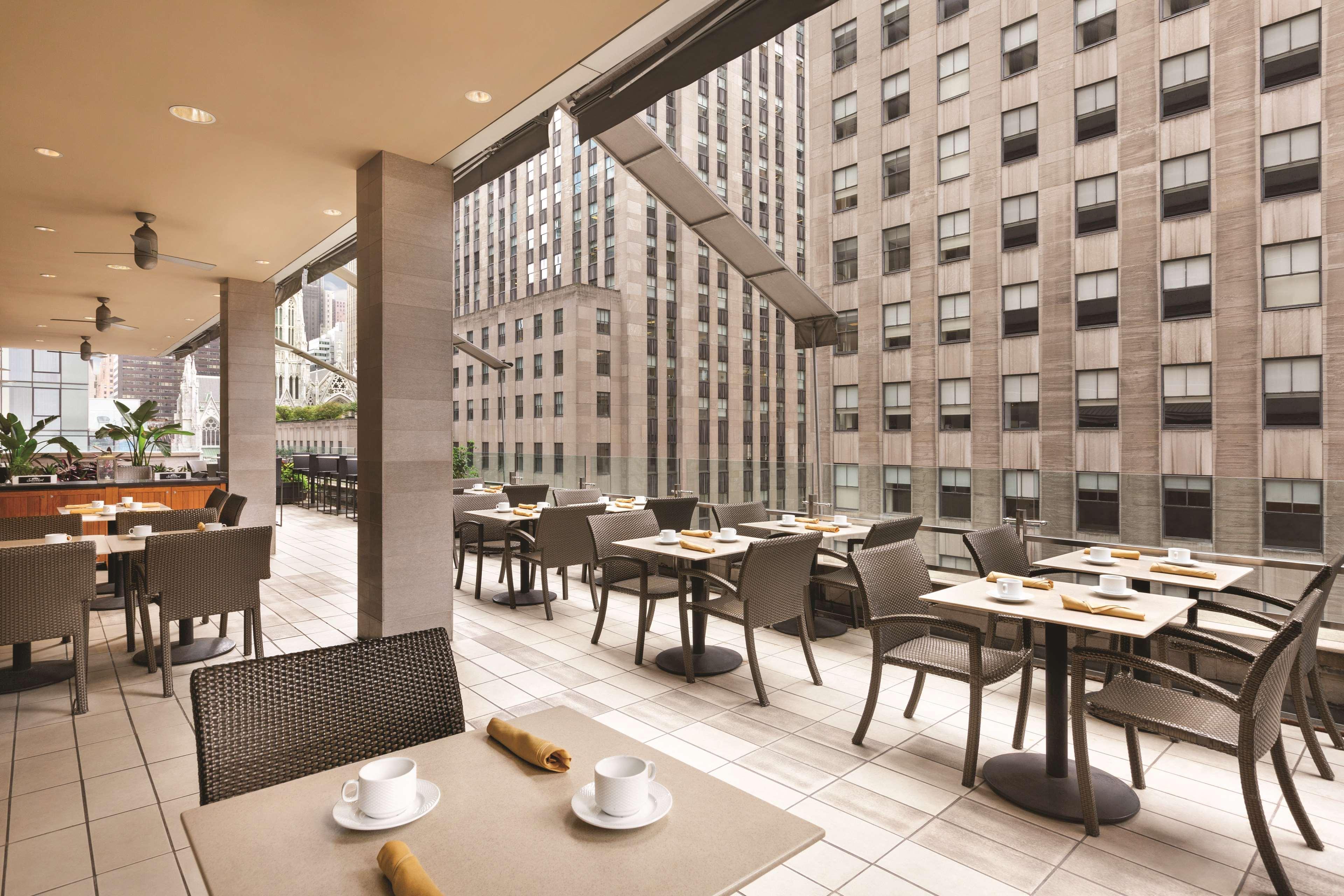 Doubletree By Hilton New York Midtown Fifth Ave Hotel Exterior foto